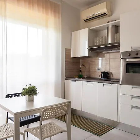 Youhosty - Paul Valery Ter Apartment *